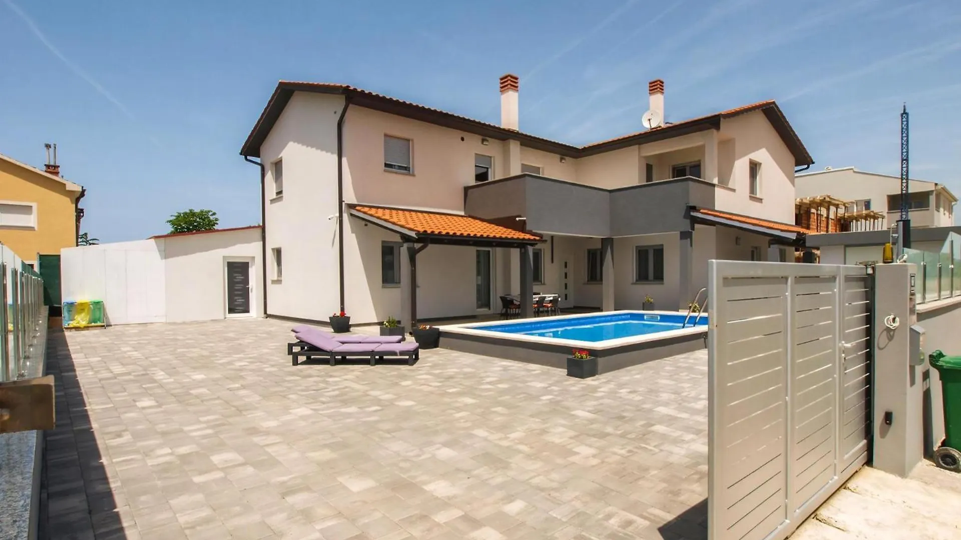 Wohnung Mit Grill, Pool Und Terrasse Stinjan Croatia