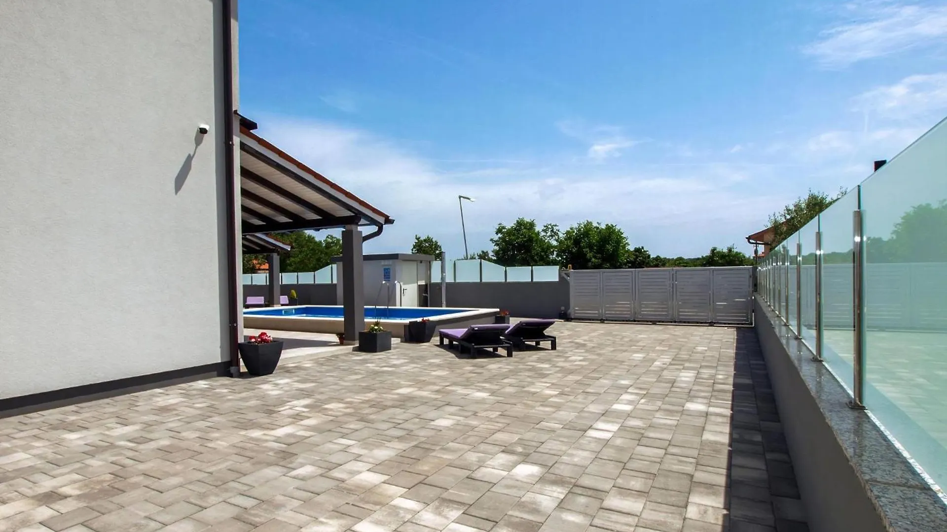 Wohnung Mit Grill, Pool Und Terrasse Stinjan